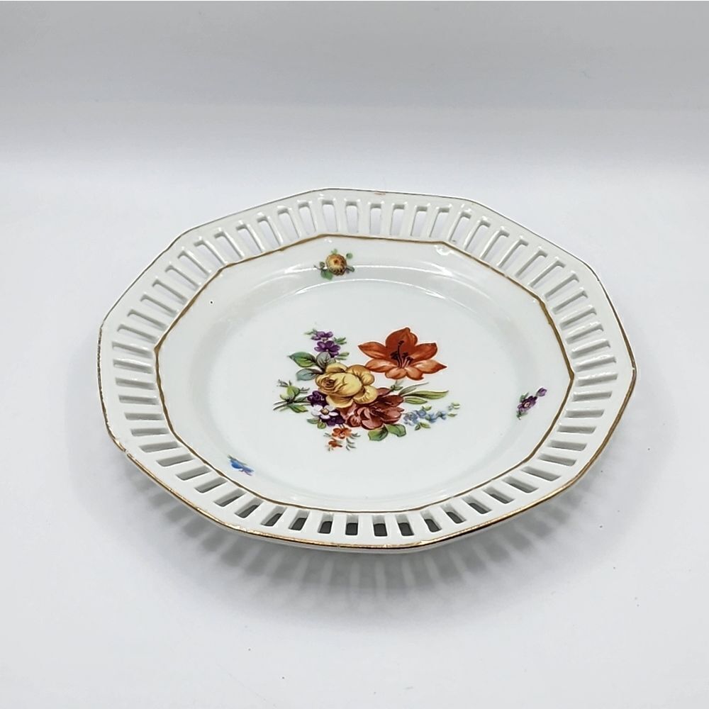 VTG Schumann Bavaria Reticulated 5” Floral Pierced Gold Trim Trinket Dish